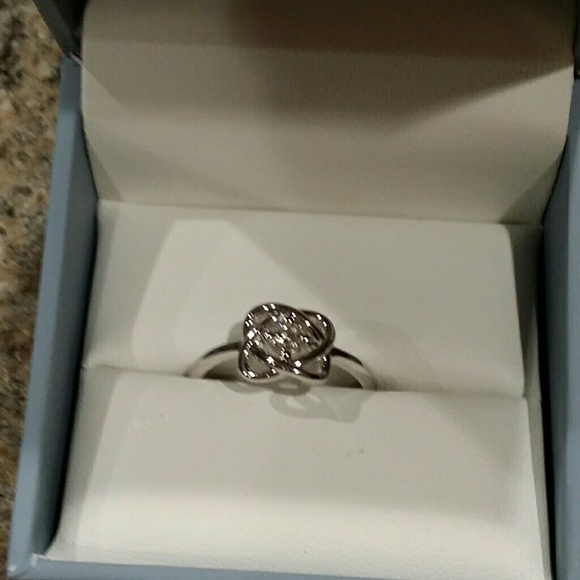 💥Charles & ColvardRound 3.25mm Moissanite Ring - Picture 5 of 7